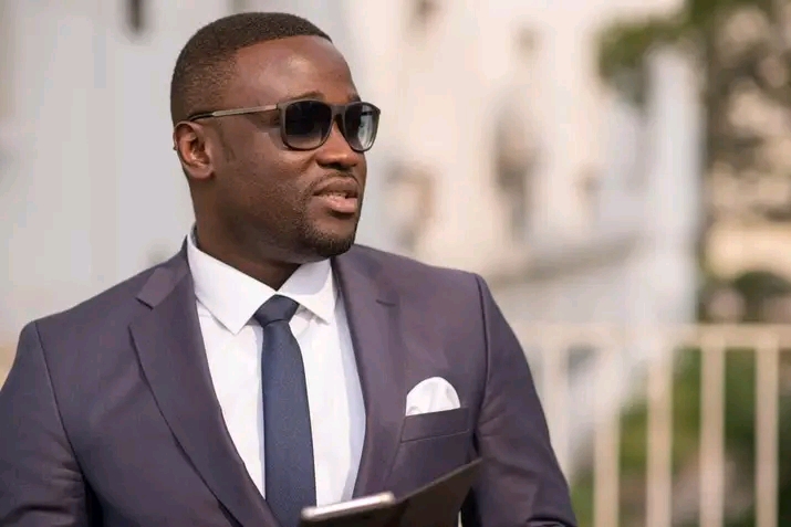 « Mise en scène » sur le taux de change en RDC : Seth Kikuni accuse le régime de jouer à une comédie populiste qui finira par des accusations contre les opposants